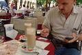 Und wieder due Latte Macchiato...