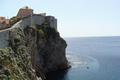 Die Stadtmauer von Dubrovnik wurde im 13. Jhdt. erbaut. Sie ist 1940 m lang, 25 m hoch und bis zu 6 m dick. Das vollst�ndig erhaltene Bauwerk besitzt 5 Tore und 4 Festungen. 