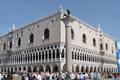 Der Dogenpalast (Palazzo Ducale, 814) war seit dem 9. Jahrhundert Sitz des Dogen der Republik Venedig.