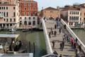 Ausblick auf den Canal Grande von unserem Hotelfenster aus.